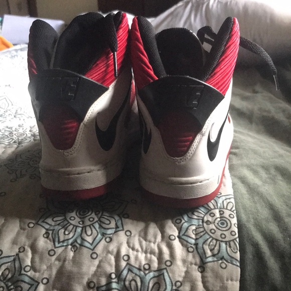 Nike gym shoes - Picture 4 of 4